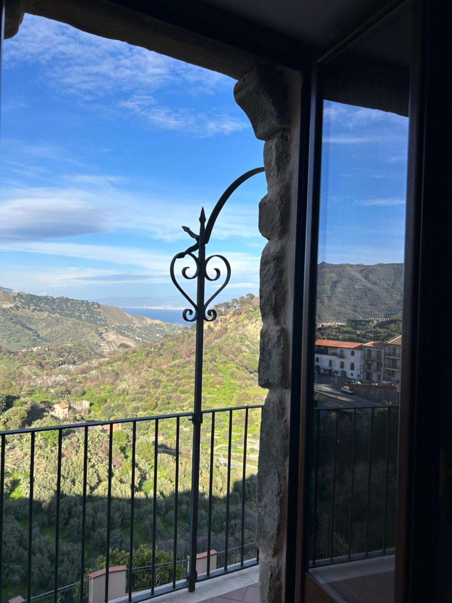 Casa Gambino Acomodação com café da manhã Savoca Exterior foto