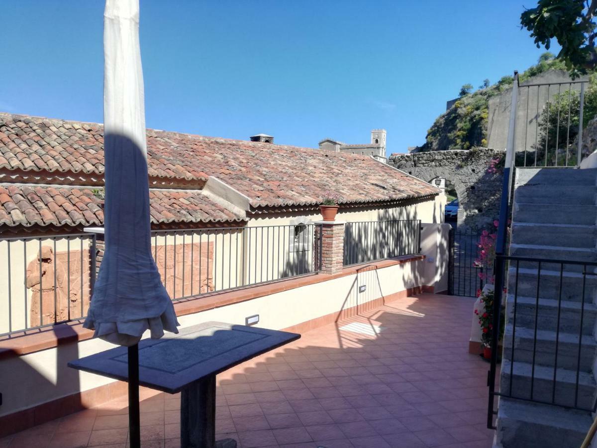 Casa Gambino Acomodação com café da manhã Savoca Exterior foto